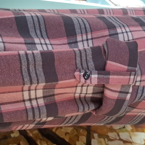 Pink plaid flannel shirt - Picture 4 of 5